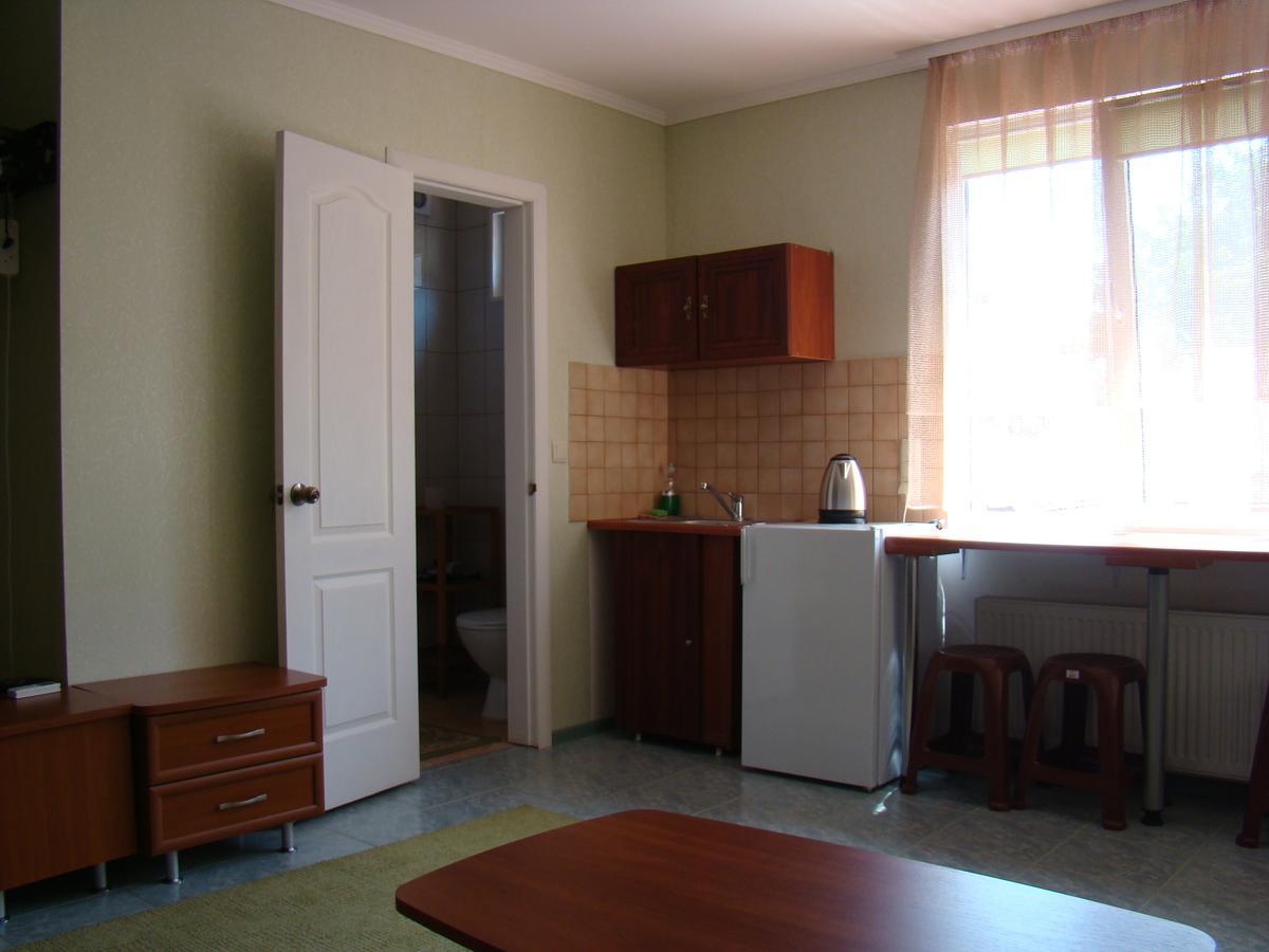 Mini-Hotel In Odessa Yard Exterior foto